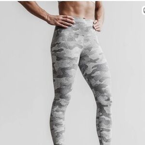 NOBULL High-Rise 7/8 White Camo Leggings XS